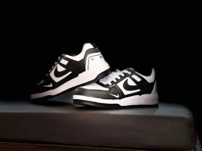Strydeon StreetForm V1 – Black & White